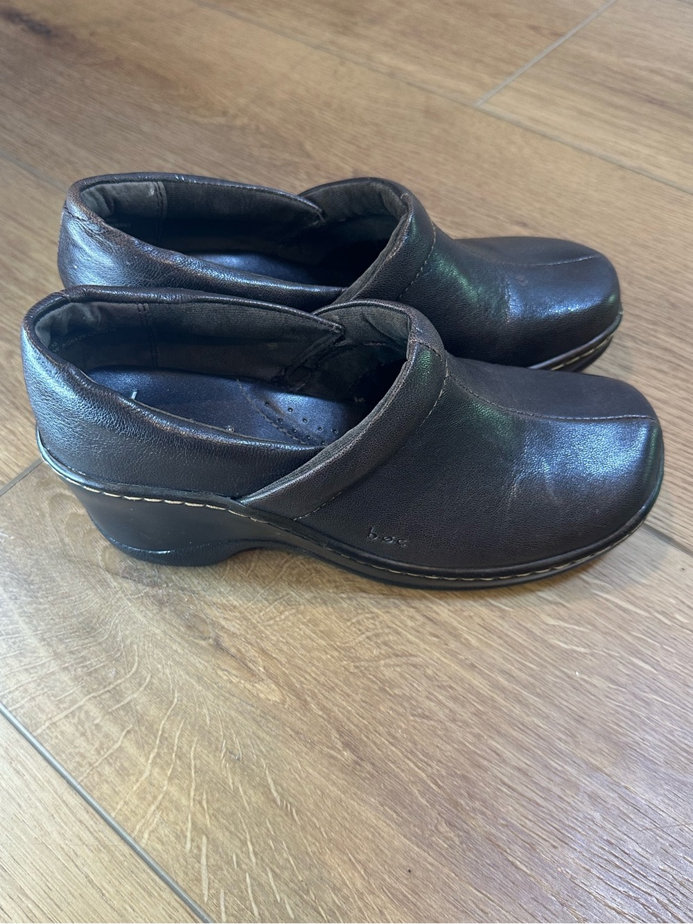 B.O.C. Born Concept Brown Leather Comfort Clogs Shoes 7